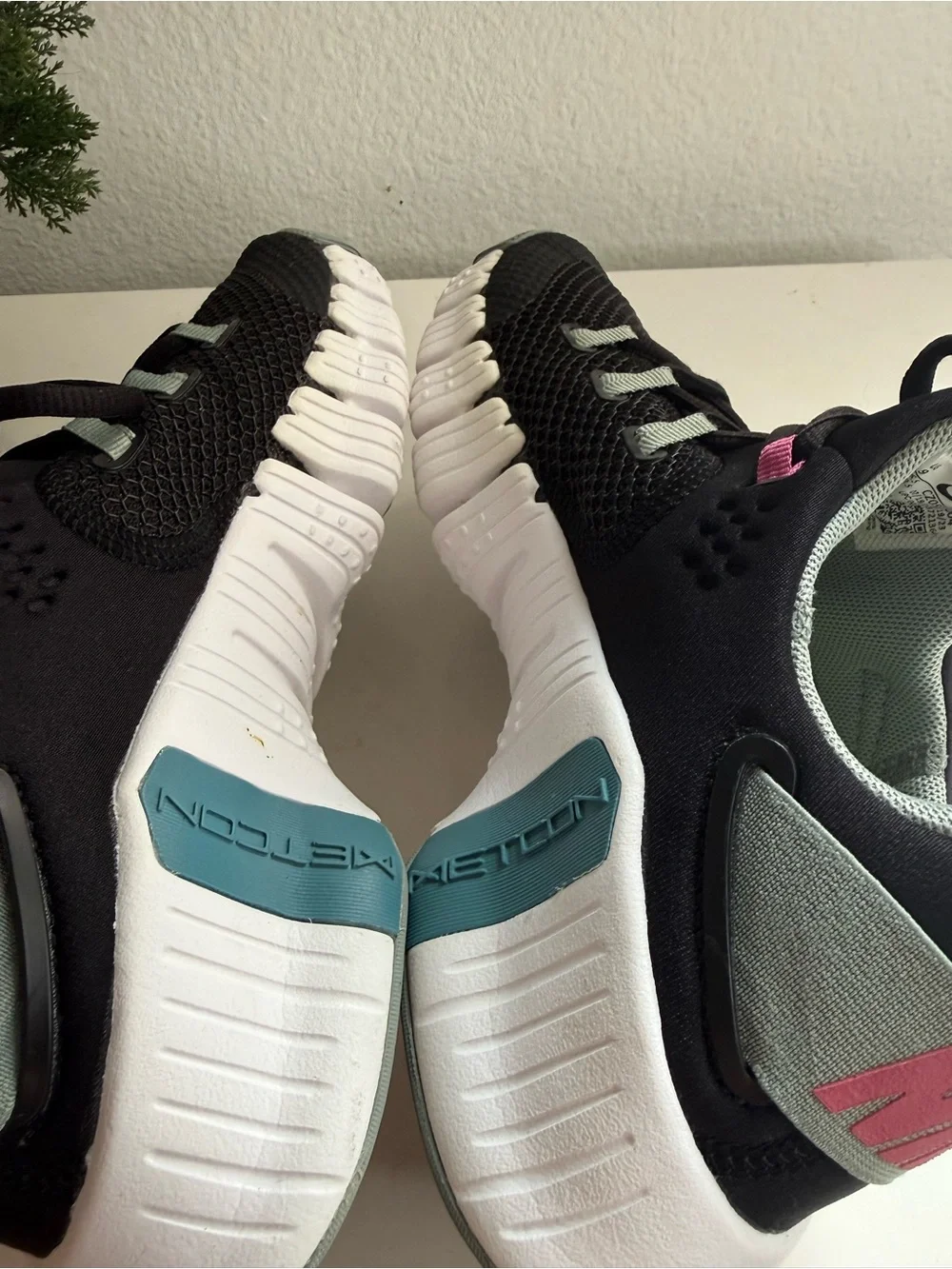 Nike free metcon 4 women size 9 Black Athletic Sneakers with Teal & Pink Accents